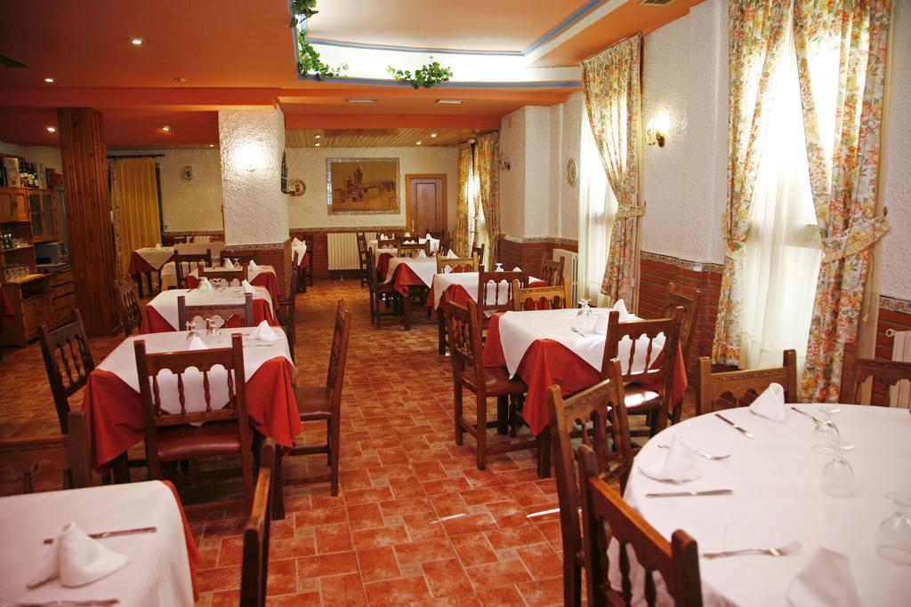 Hostal Cuatro Esquinas 에제데로스카바예로스 외부 사진