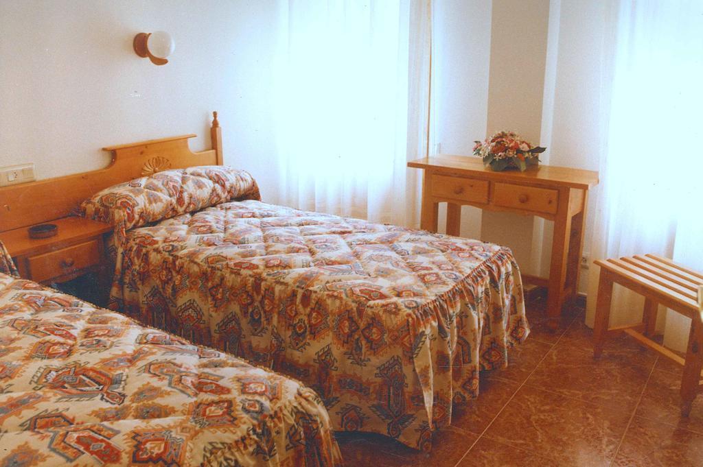 Hostal Cuatro Esquinas 에제데로스카바예로스 객실 사진